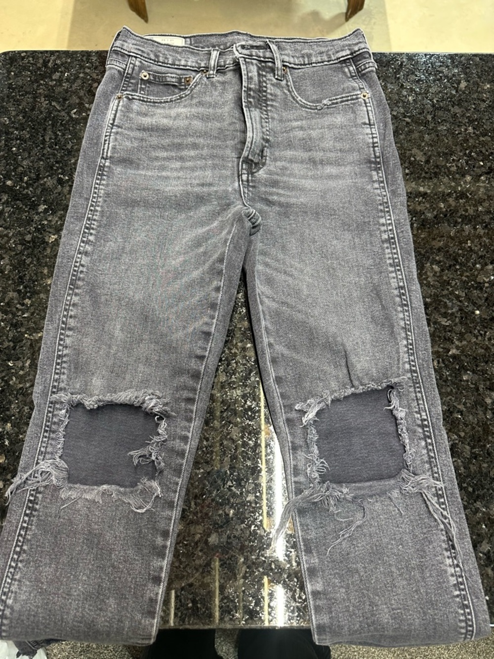 Black/grey Distressed Straight-Leg Jeans with Knee Rips